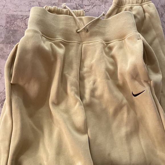 New Nike Phoenix Fleece High-Waisted Oversized Sweatpants | Buff Gold XS - Picture 5 of 9